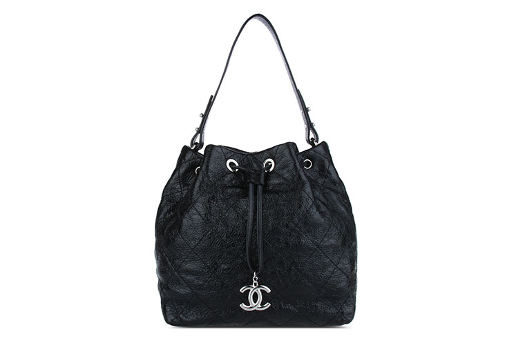 CHANEL(香奈儿) 黑色皮质水桶包