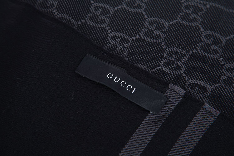 gucci(古驰) 黑色logo羊绒围巾