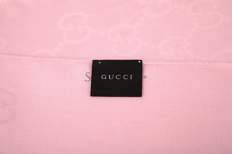 gucci(古驰) 粉色logo羊毛丝巾