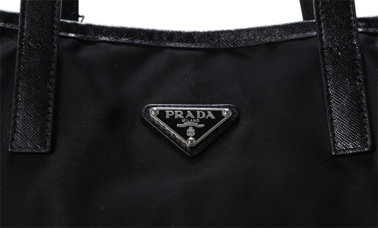 prada(普拉达) 黑色尼龙女士图案走秀款单肩包