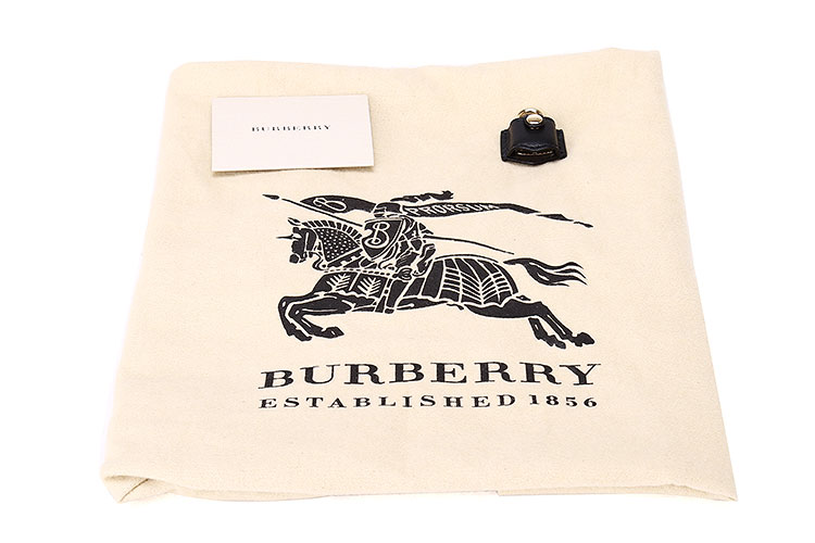 burberry(博柏利) 卡其色经典骑士格纹黑边两用包