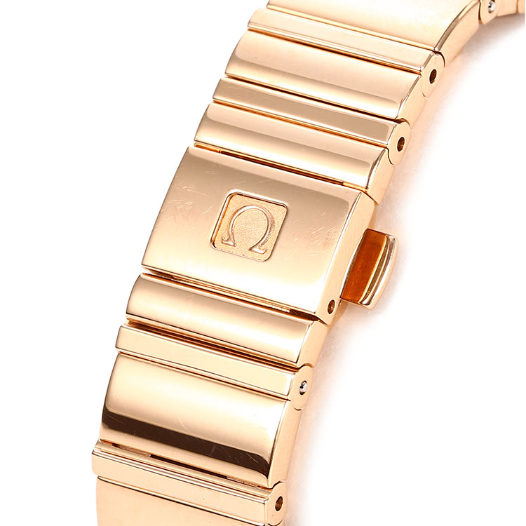 星座系列女士腕表的黄色18K金款搭载欧米茄8701至臻天文台机芯