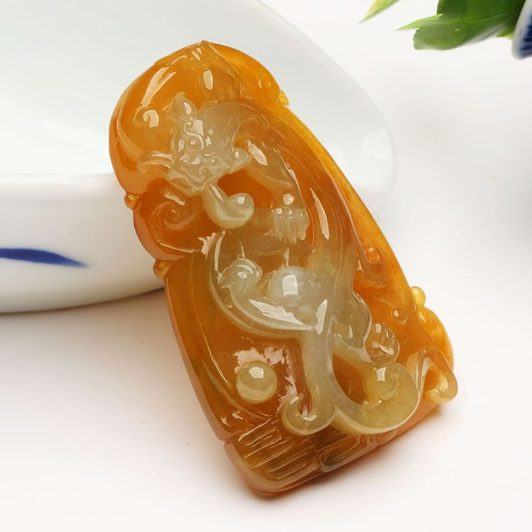 伟德国际直播间的新型骗局出现了！赌石、高额返利……这些都是假的