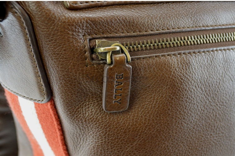 bally(巴利)咖啡色牛皮斜跨男包