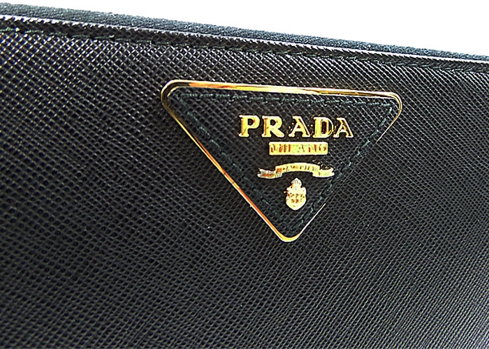 prada(普拉达) 2014新款 经典三角标长款十字纹牛皮拉链钱夹