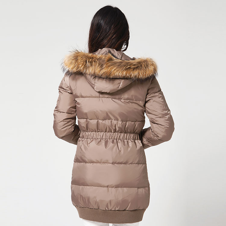 trussardi/楚莎迪女士浅咖聚酯纤维长款经典羽绒服