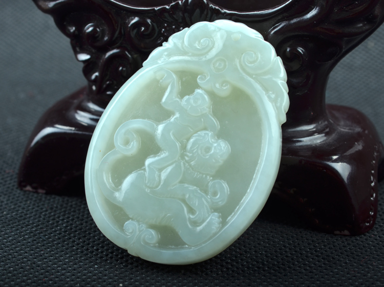 elsa/伊尔莎 天然和田玉青白玉十二生肖猴玉佩 玉石翡翠挂件 重约23g