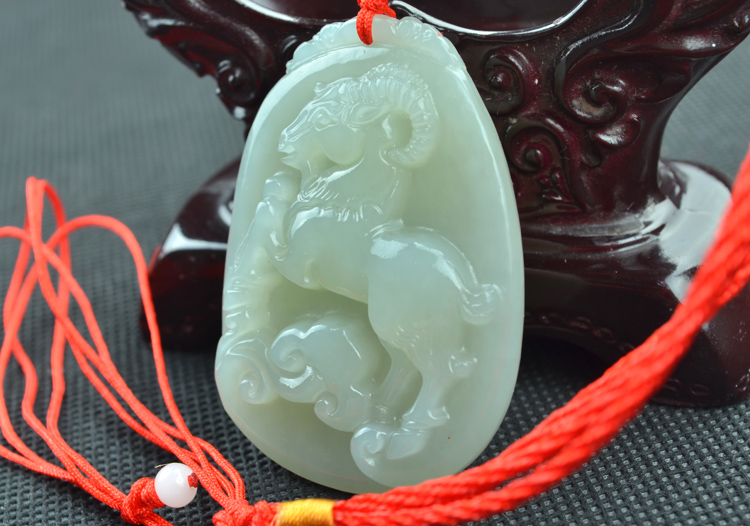 elsa/伊尔莎 天然和田玉雕刻羊生肖吊坠 羊年玉石项坠 附权威证书