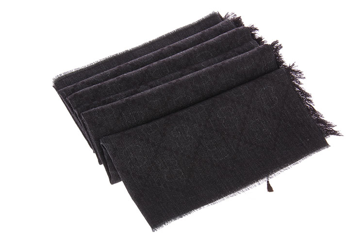 gucci古驰深烟灰色logo羊毛丝围巾