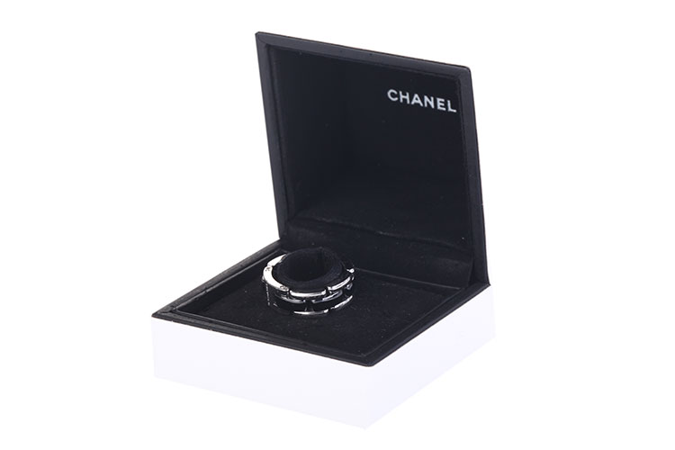 chanel(香奈儿) 18k白金黑色陶瓷戒指53
