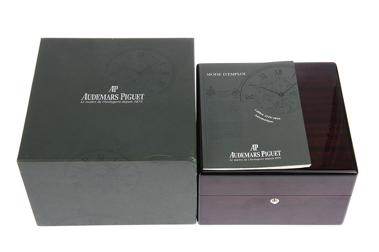 audemars piguet(爱彼) 18k玫瑰金皇家橡树系列贝母面日历动储gmt机械