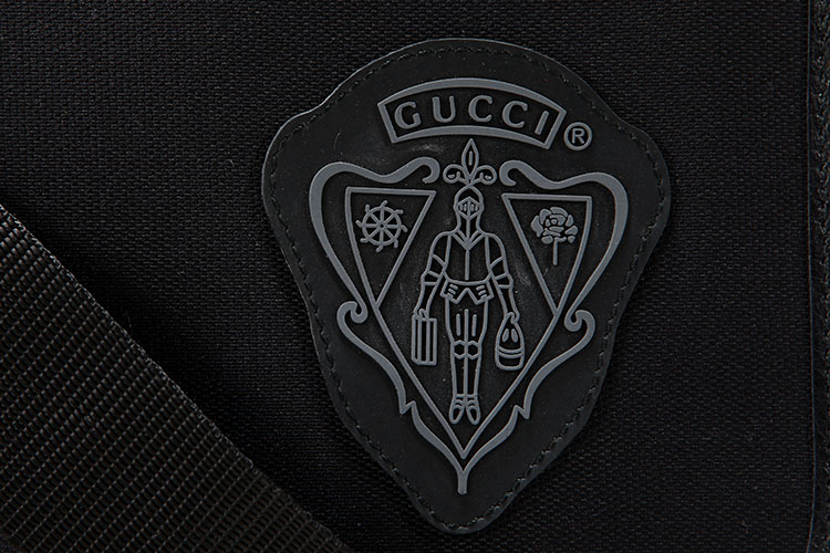 gucci(古驰) 盾牌系列黑色帆布斜挎包
