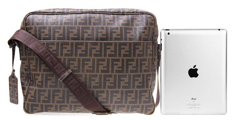 fendi(芬迪) 经典logo双f pvc斜挎包