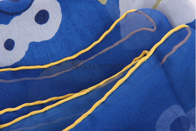 chanel(香奈儿) 蓝底彩色花朵图案丝巾