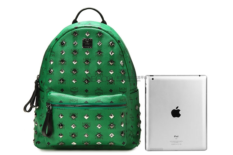 mcm(mcm) 绿色皮质铆钉款中号双肩包