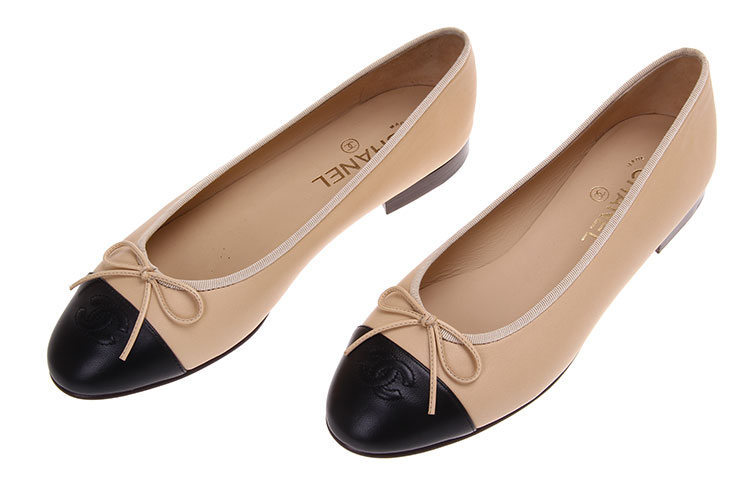 chanel(香奈儿) 黑色/裸色皮质双拼平底鞋 39.5