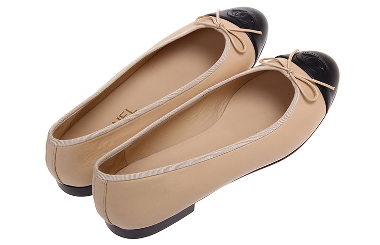 chanel(香奈儿) 黑色/裸色皮质双拼平底鞋 39.5