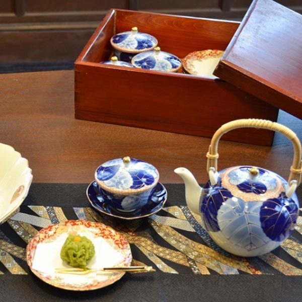 日本皇室御用香兰社 秋海棠纹深蓝色陶瓷茶壶茶杯套装(茶壶1,茶杯5)