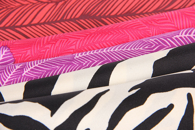 hermes(爱马仕) 枣红色斑马羽毛图案丝巾90