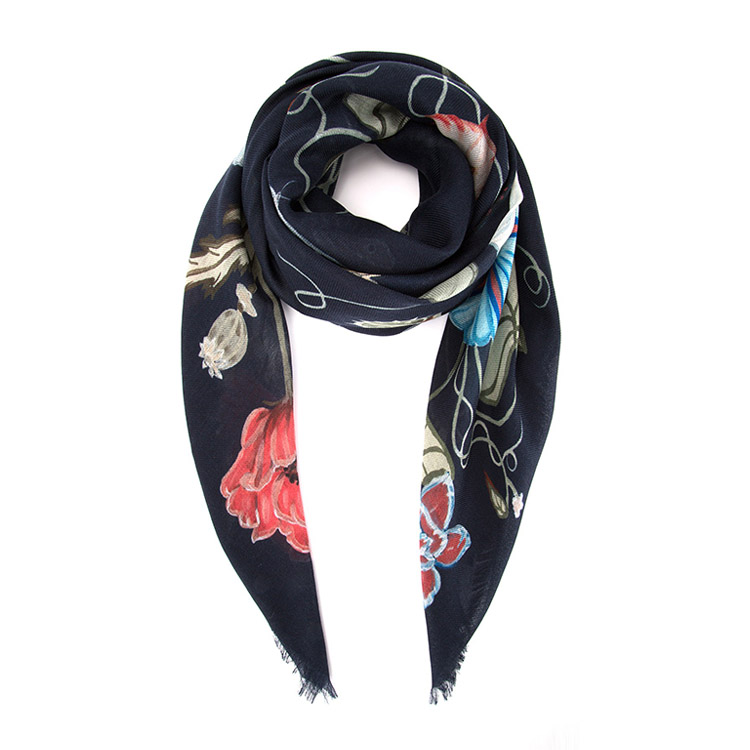 (15春夏新款)gucci/古驰深蓝色flora knight印花真丝与羊毛混纺女士披