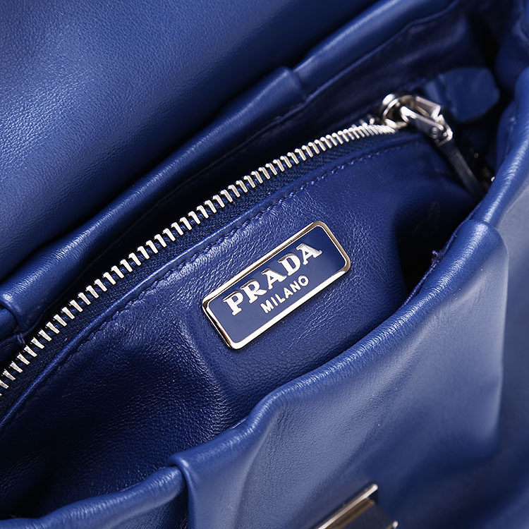 prada(普拉达) 蓝色皮质小手包
