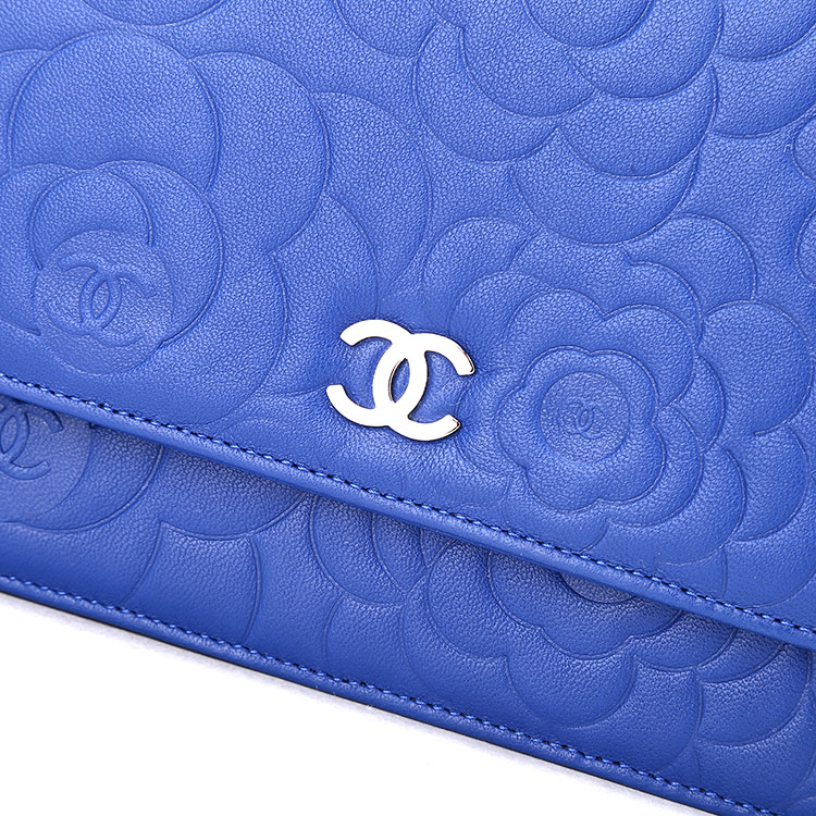 chanel(香奈儿) 蓝色皮质山茶花woc单肩包