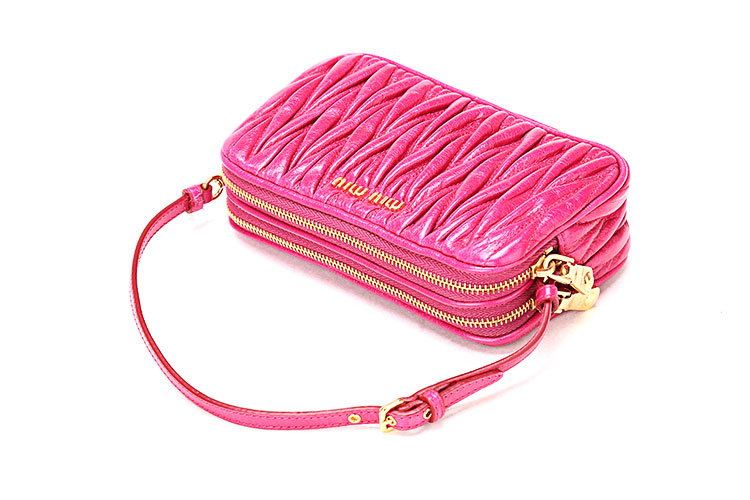 miumiu(缪缪) 玫红色褶皱皮质小手包