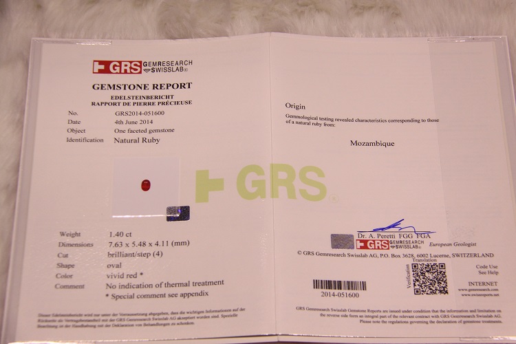 4克拉鸽血红 莫桑比克天然无烧 红宝石 国际grs证书