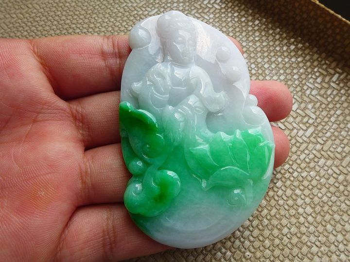 y/鼎艺 天然a货翡翠吊坠 白底青观音挂件ry10054